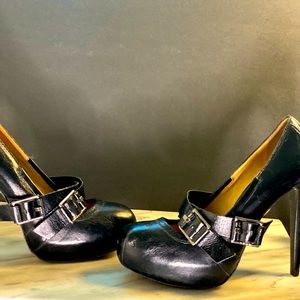 L.A.M.B. Shoes/L.A.M.B.Finsbury Platform Pump 6.5